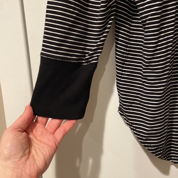 Liz Claiborne super soft top - Picture 3 of 5